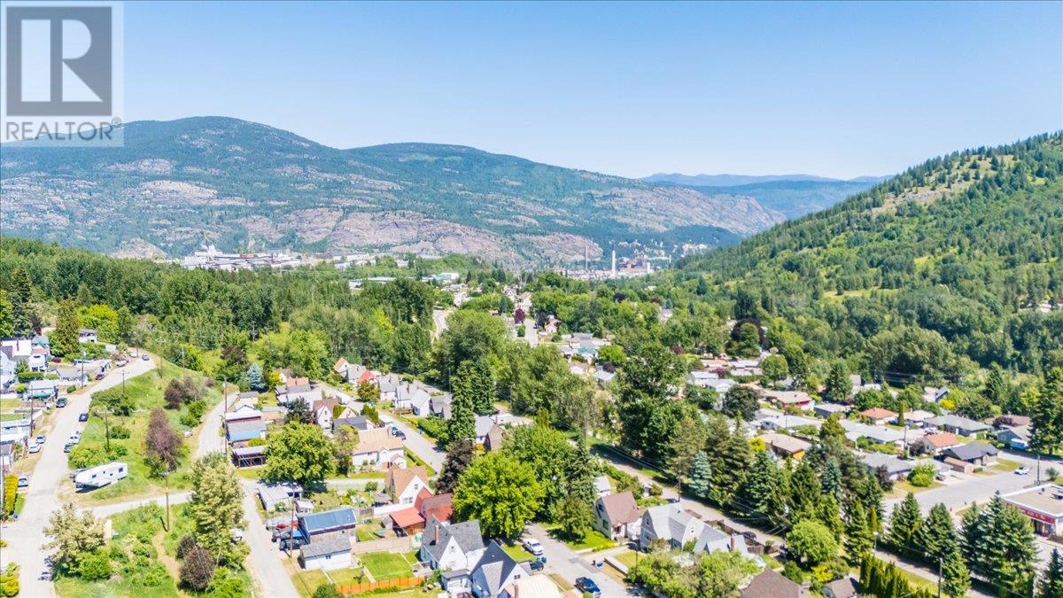 798 Kipling Street, Warfield, British Columbia  V1R 2A4 - Photo 47 - 10351473