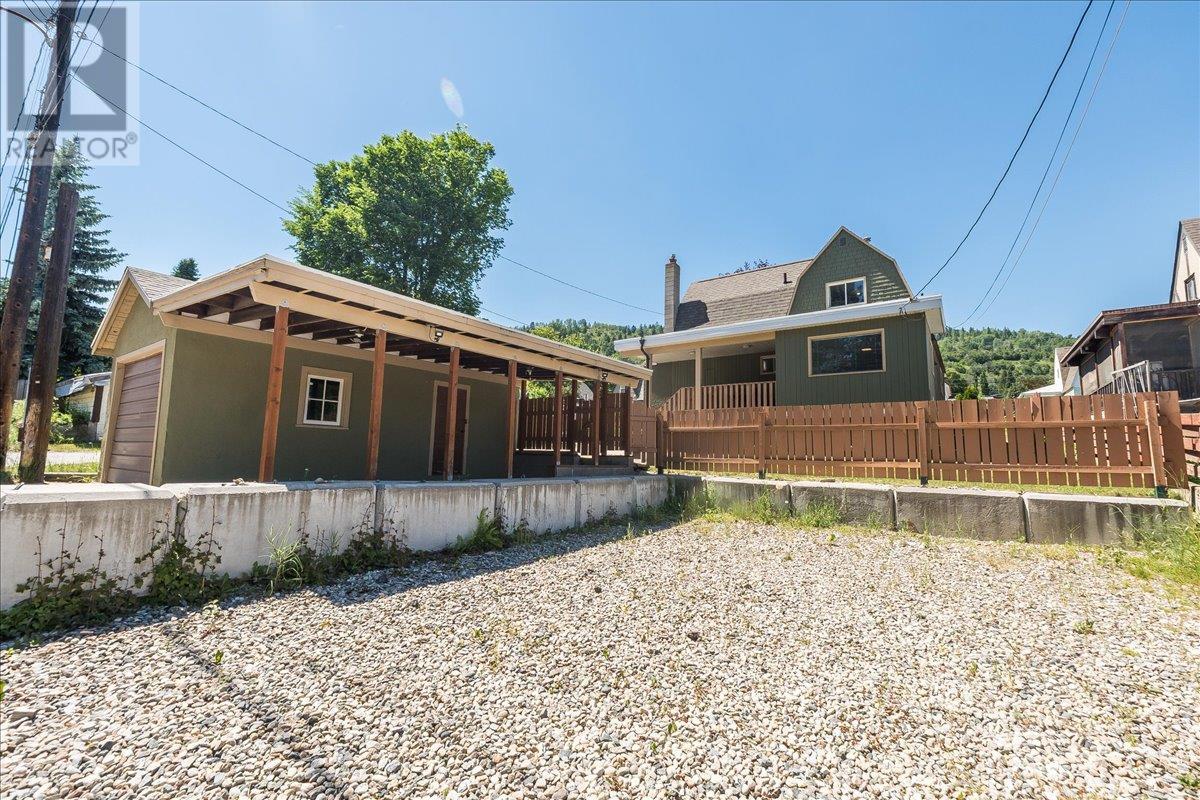 798 Kipling Street, Warfield, British Columbia  V1R 2A4 - Photo 8 - 10351473