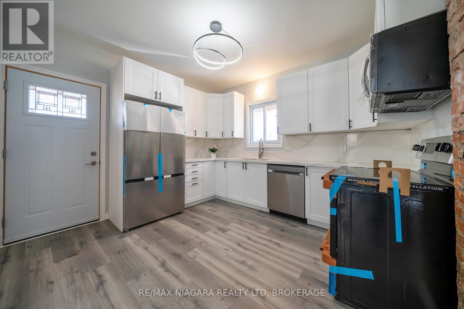 4749 Epworth Circle, Niagara Falls (Downtown), Ontario  L2E 1E1 - Photo 15 - X12212356