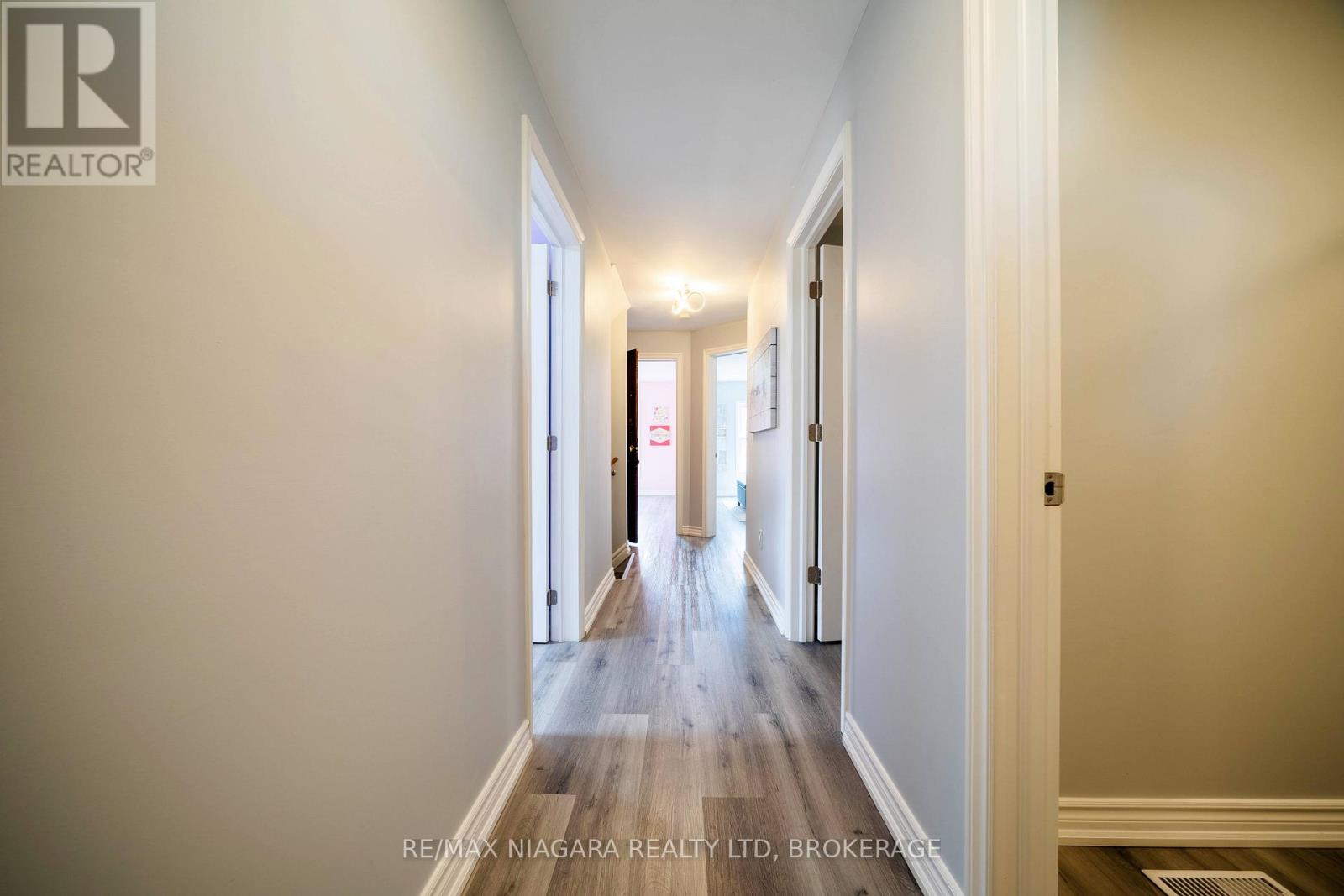 4749 Epworth Circle, Niagara Falls (Downtown), Ontario  L2E 1E1 - Photo 20 - X12212356