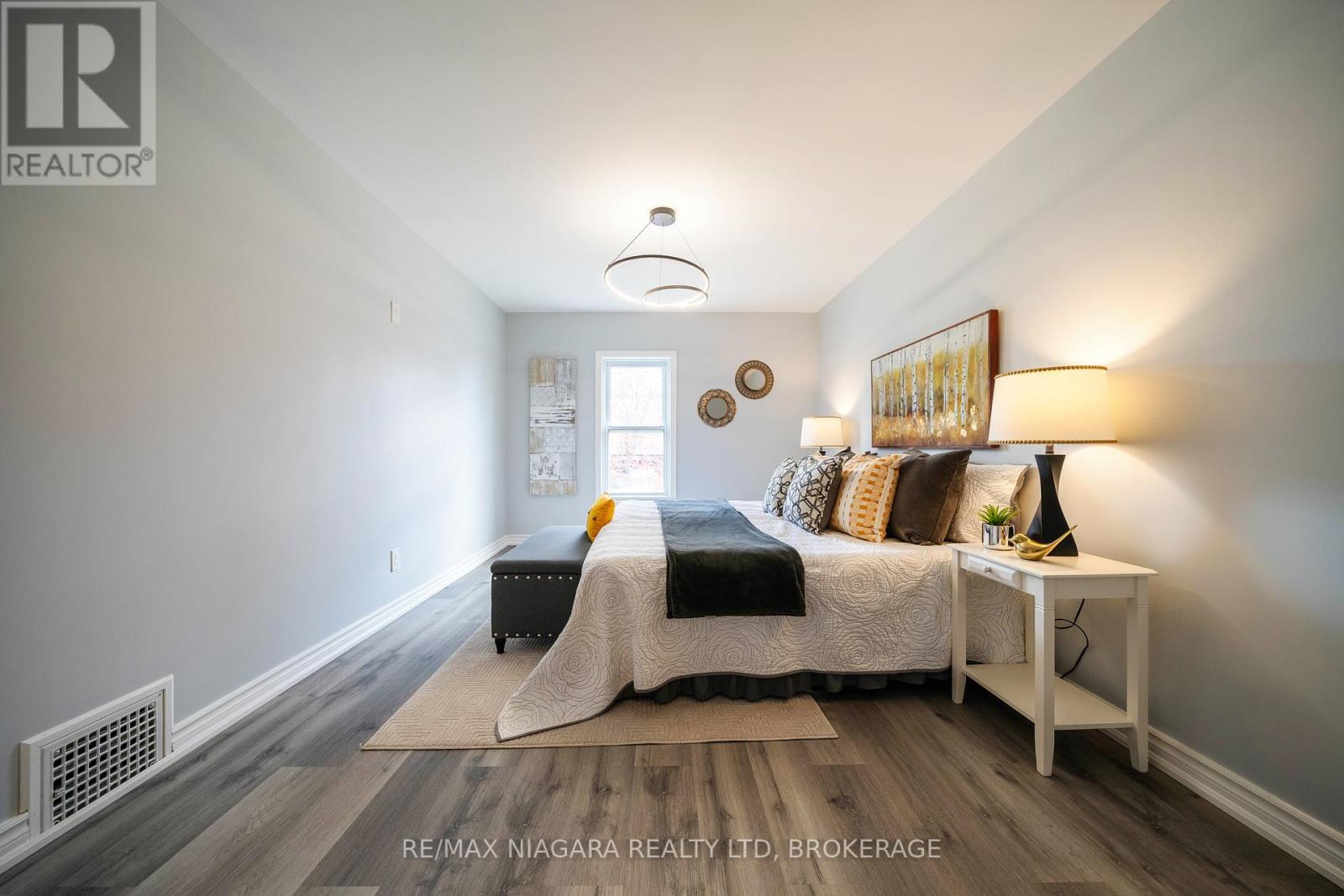 4749 Epworth Circle, Niagara Falls (Downtown), Ontario  L2E 1E1 - Photo 26 - X12212356