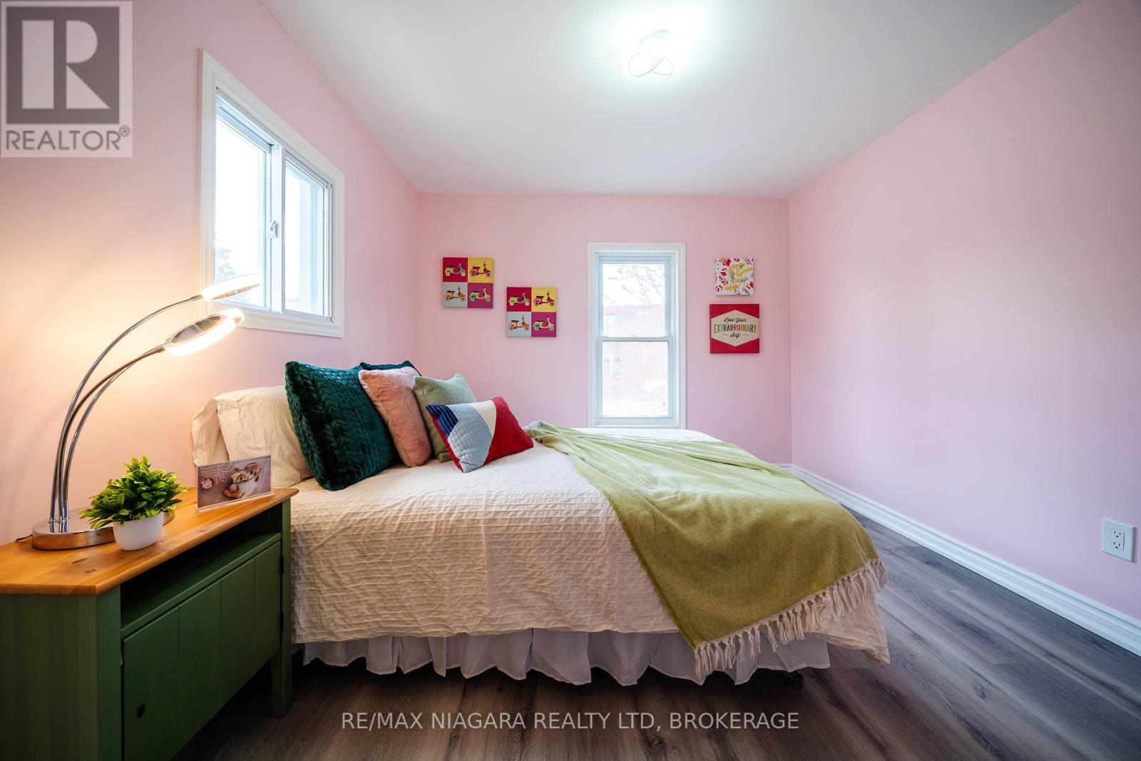 4749 Epworth Circle, Niagara Falls (Downtown), Ontario  L2E 1E1 - Photo 30 - X12212356