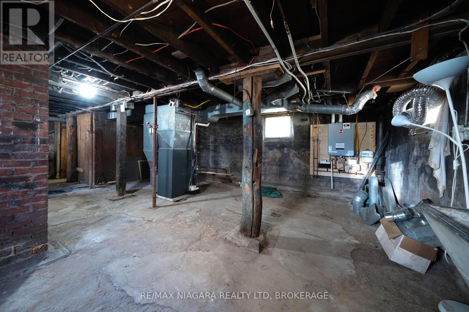 4749 Epworth Circle, Niagara Falls (Downtown), Ontario  L2E 1E1 - Photo 40 - X12212356