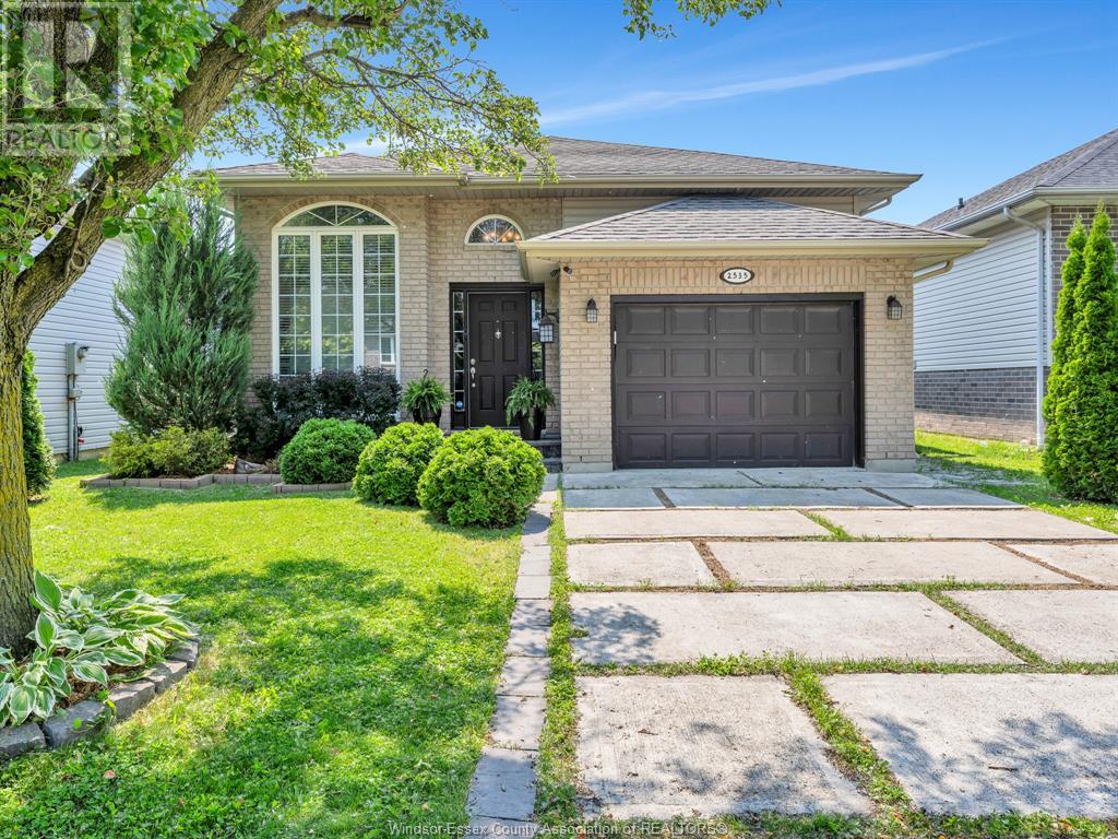 MLS# 25014761: 2535 LUXURY AVENUE, Windsor, Canada