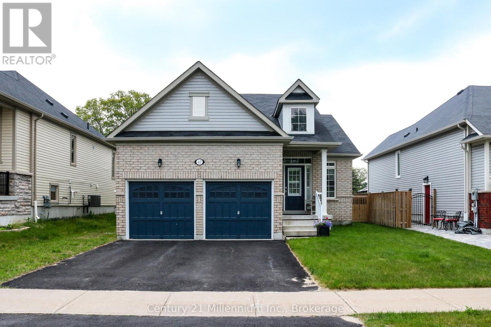 42 CHRISTY DRIVE, Wasaga Beach, Ontario