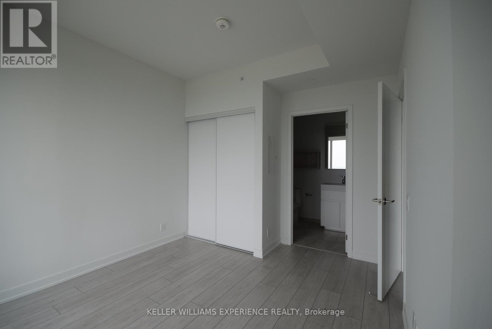 1901 - 39 Mary Street, Barrie, Ontario  L4N 1S9 - Photo 13 - S12204371