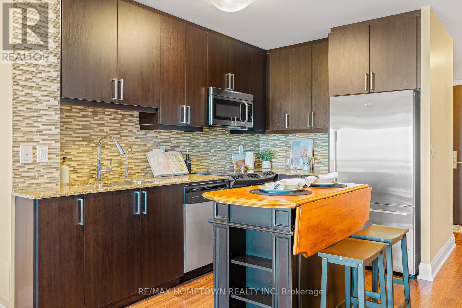 508 - 35 Fontenay Court, Toronto, Ontario  M9A 0C4 - Photo 10 - W12212368