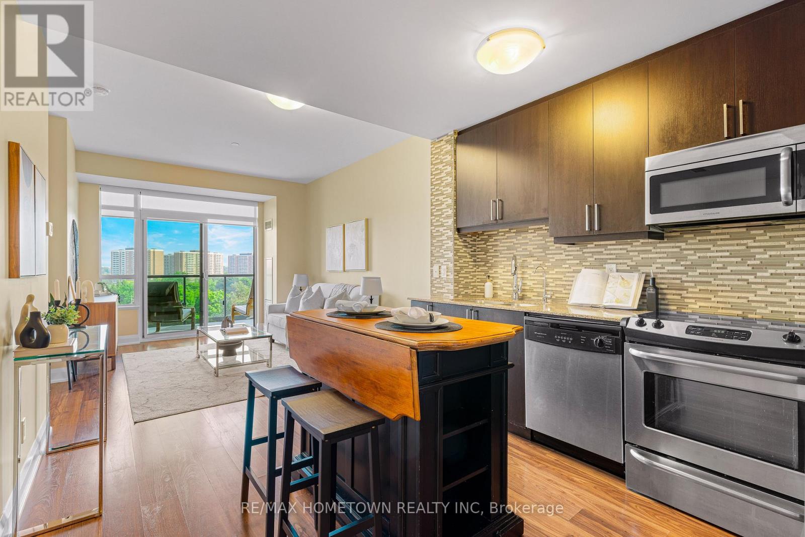 508 - 35 Fontenay Court, Toronto, Ontario  M9A 0C4 - Photo 2 - W12212368