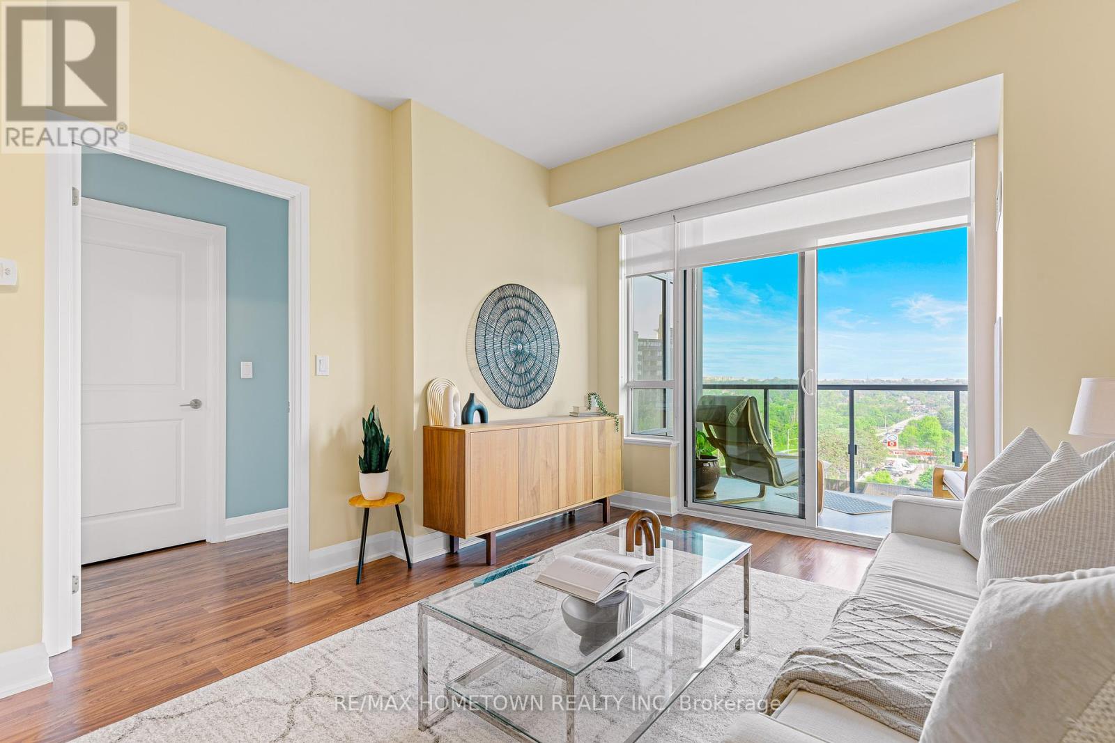 508 - 35 Fontenay Court, Toronto, Ontario  M9A 0C4 - Photo 5 - W12212368
