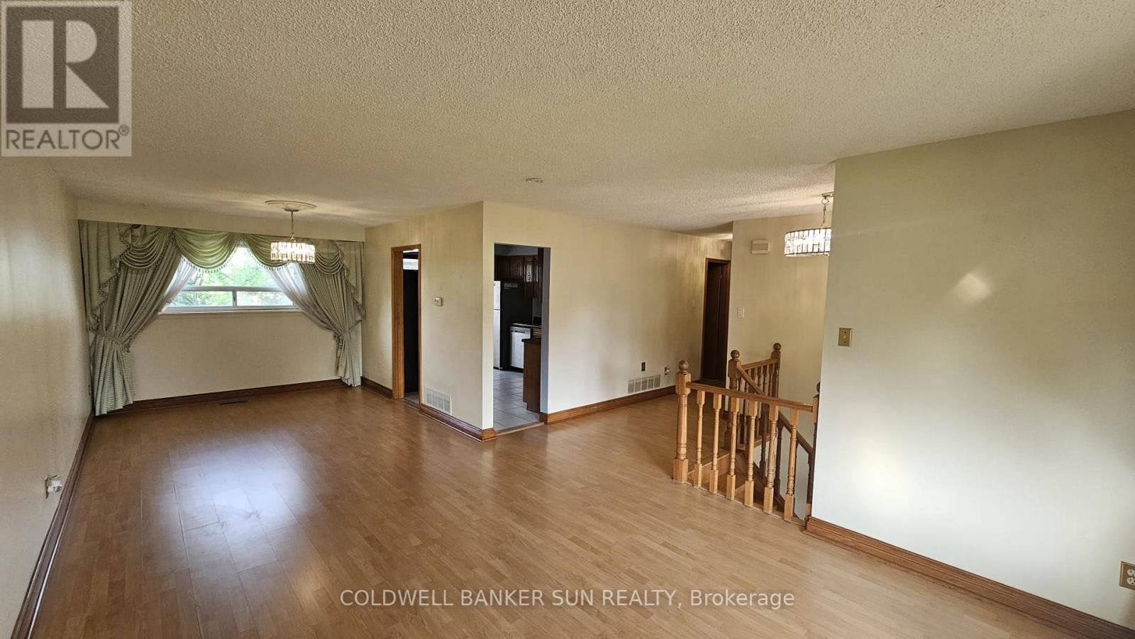 7 Glenforest Road, Brampton, Ontario  L6S 1L8 - Photo 5 - W12204862