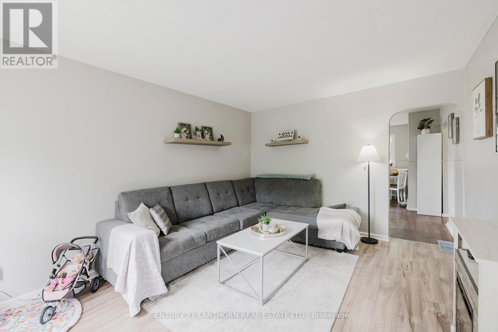 62 George Street, Quinte West, Ontario  K8V 1R6 - Photo 10 - X12212435