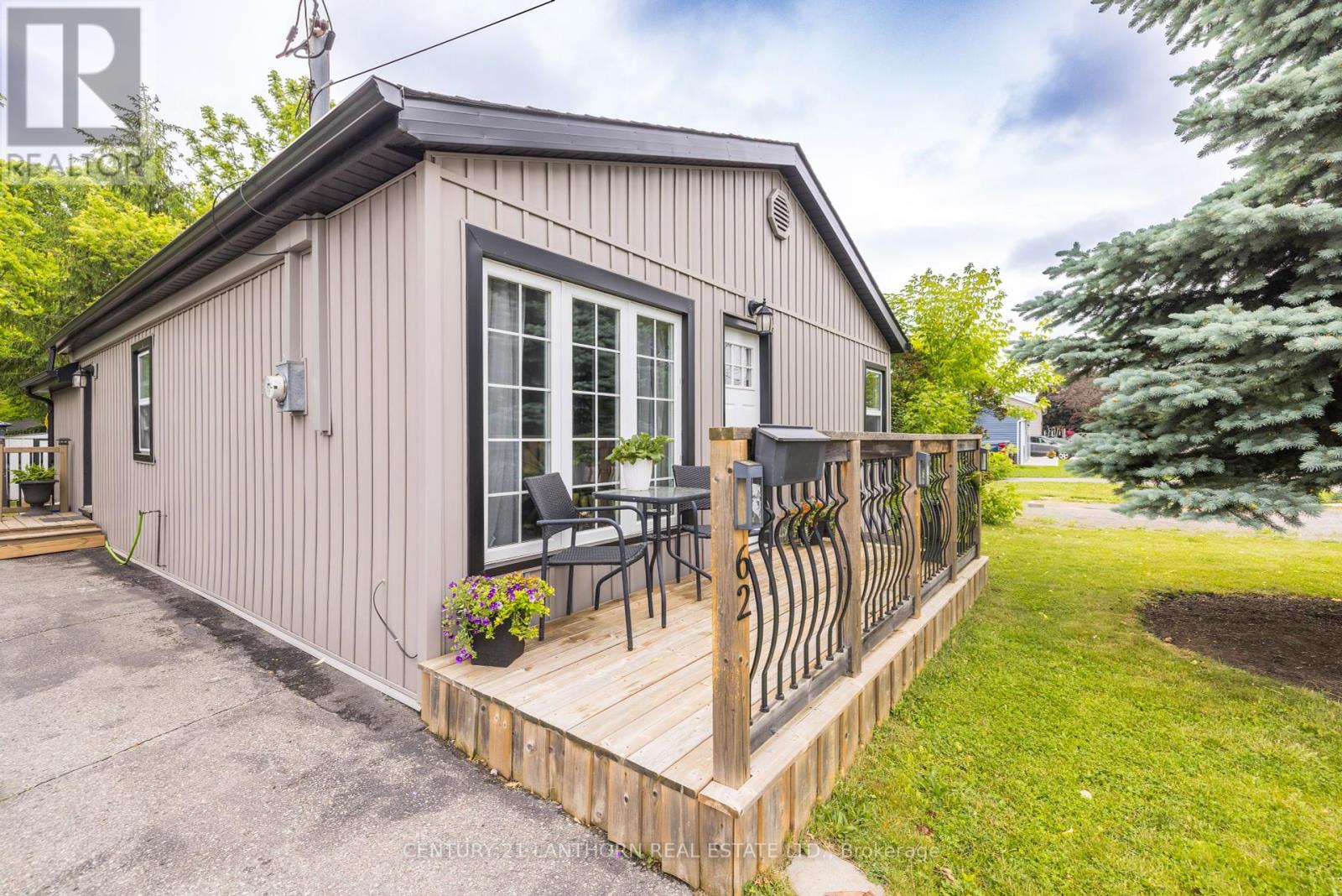 62 George Street, Quinte West, Ontario  K8V 1R6 - Photo 2 - X12212435