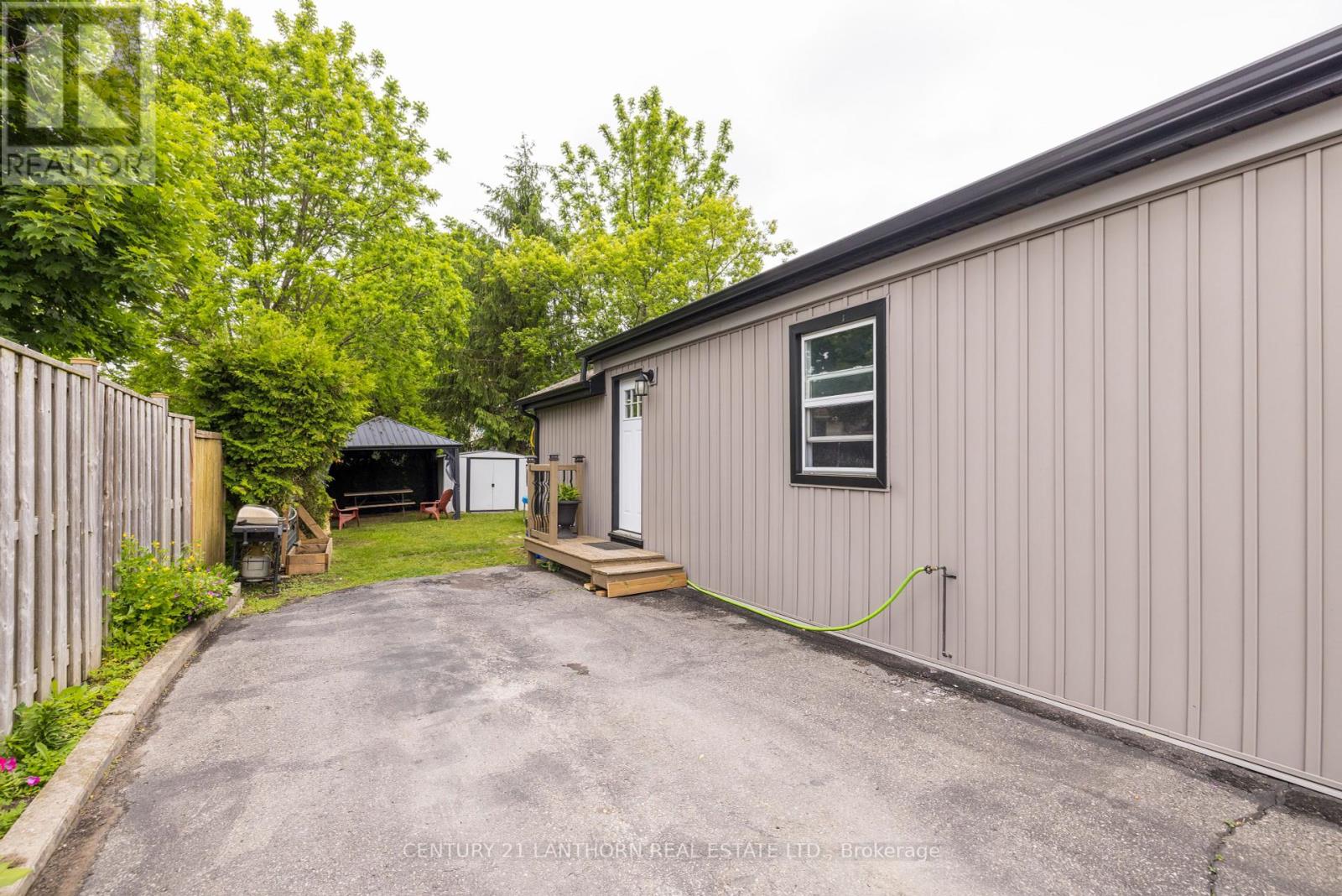 62 George Street, Quinte West, Ontario  K8V 1R6 - Photo 4 - X12212435