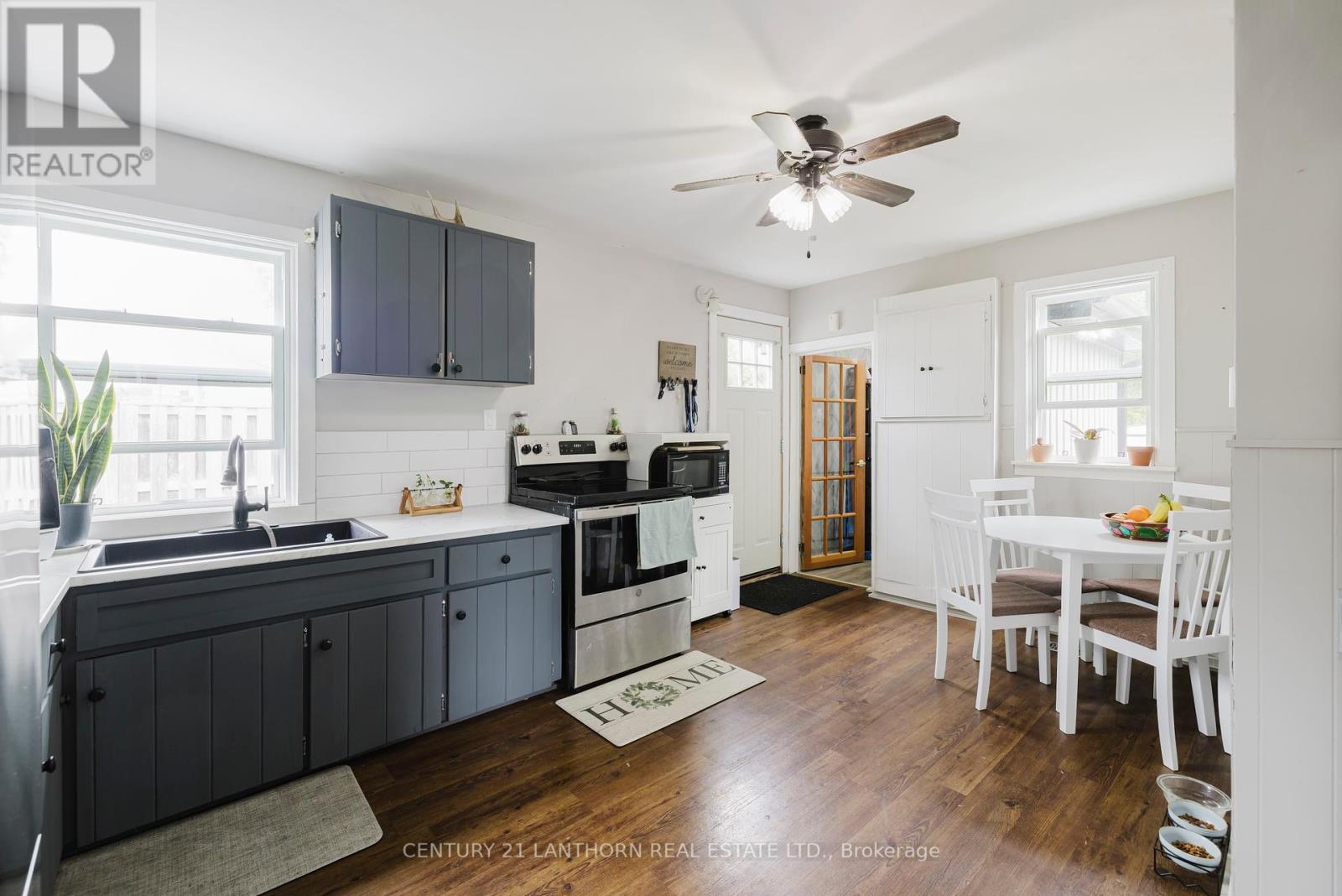 62 George Street, Quinte West, Ontario  K8V 1R6 - Photo 8 - X12212435