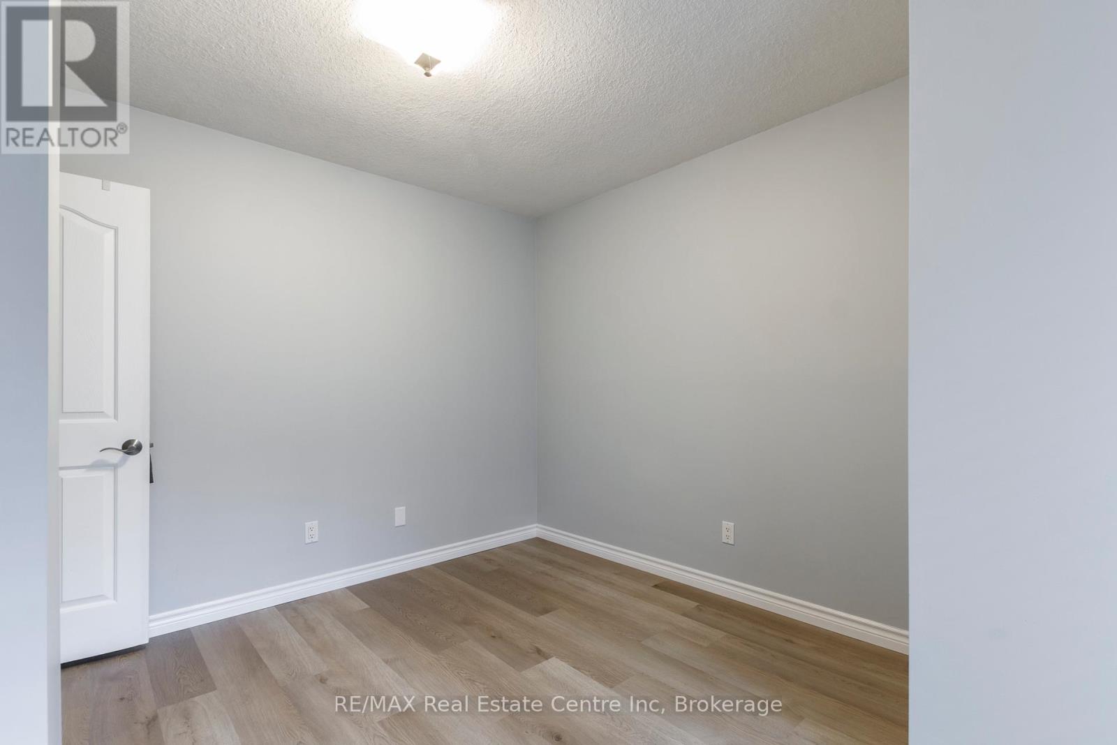 211 Hadati Road N, Guelph (Grange Road), Ontario  N1E 6N4 - Photo 19 - X12212407