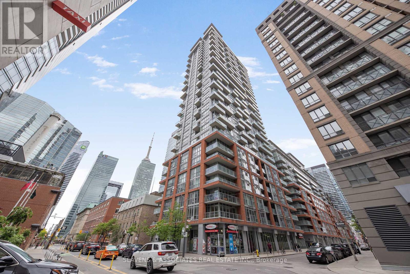 1407 - 126 SIMCOE STREET, Toronto, Ontario