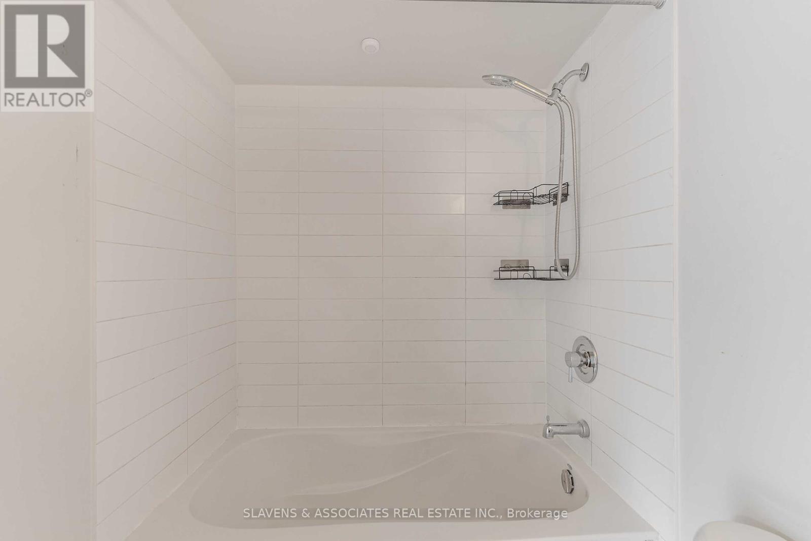 1407 - 126 Simcoe Street, Toronto, Ontario  M5H 4E6 - Photo 24 - C12212237