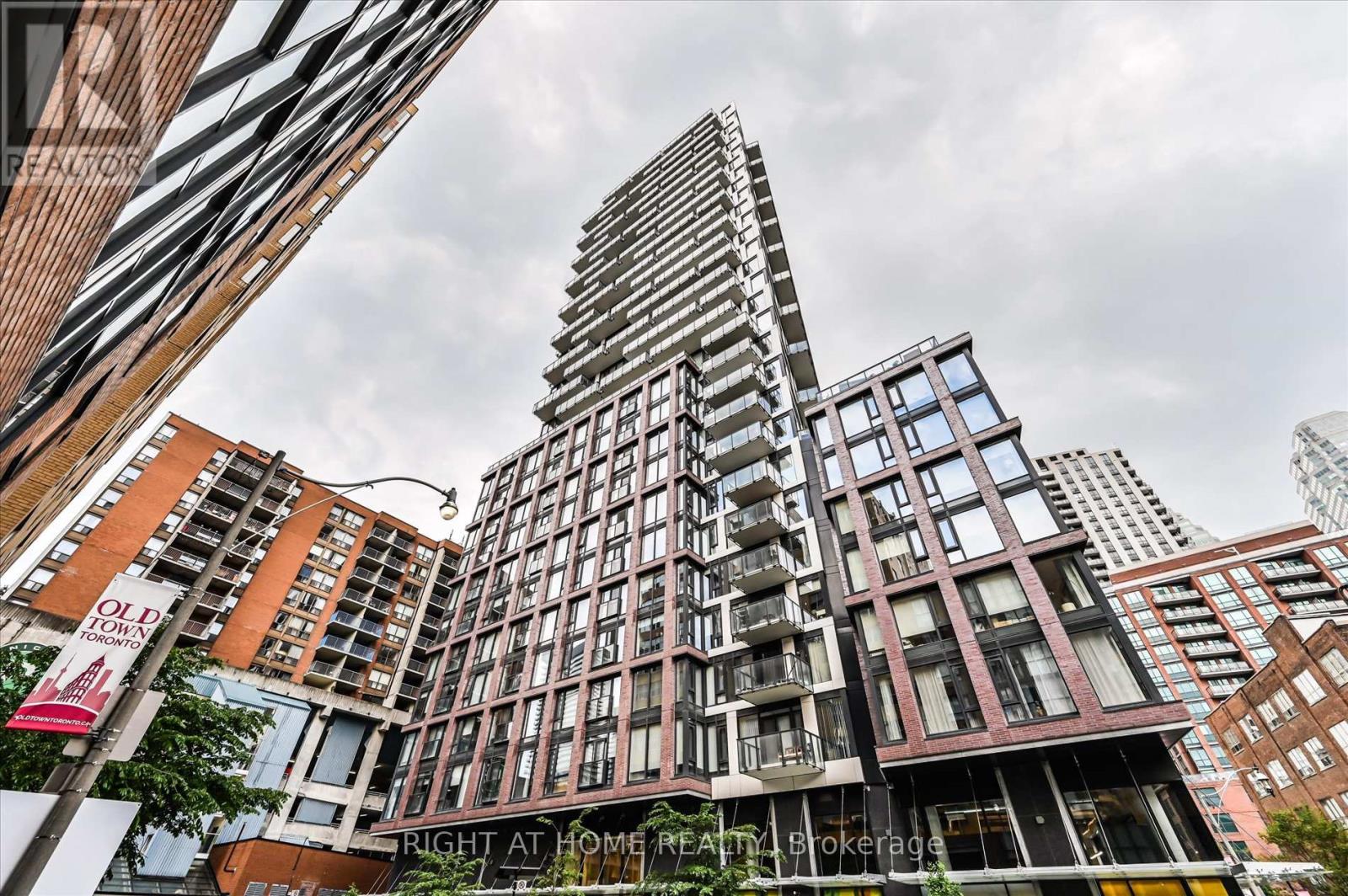 2205 - 2a Church Street, Toronto (Waterfront Communities), Ontario  M5E 0E1 - Photo 2 - C12212275
