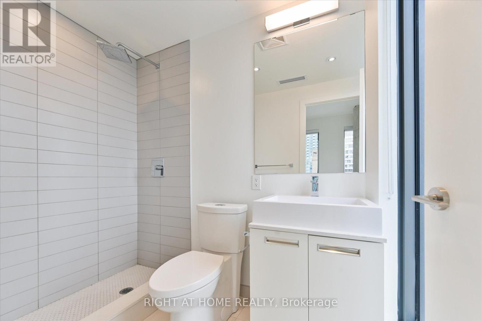 2205 - 2a Church Street, Toronto (Waterfront Communities), Ontario  M5E 0E1 - Photo 20 - C12212275