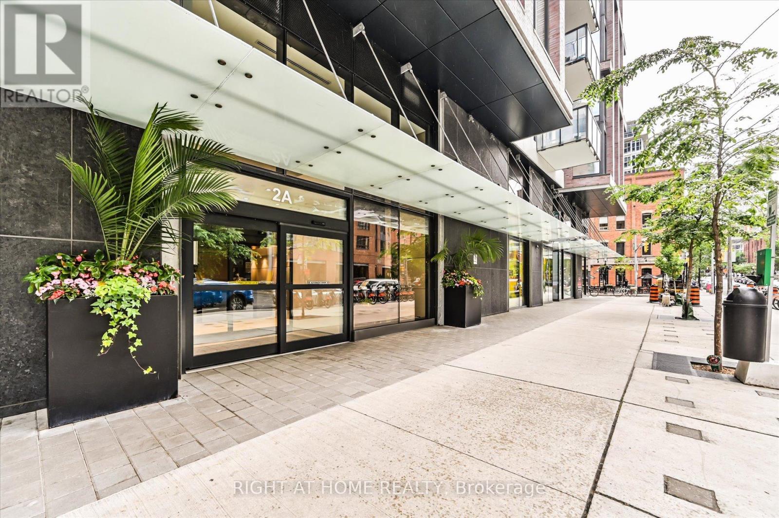 2205 - 2a Church Street, Toronto (Waterfront Communities), Ontario  M5E 0E1 - Photo 3 - C12212275