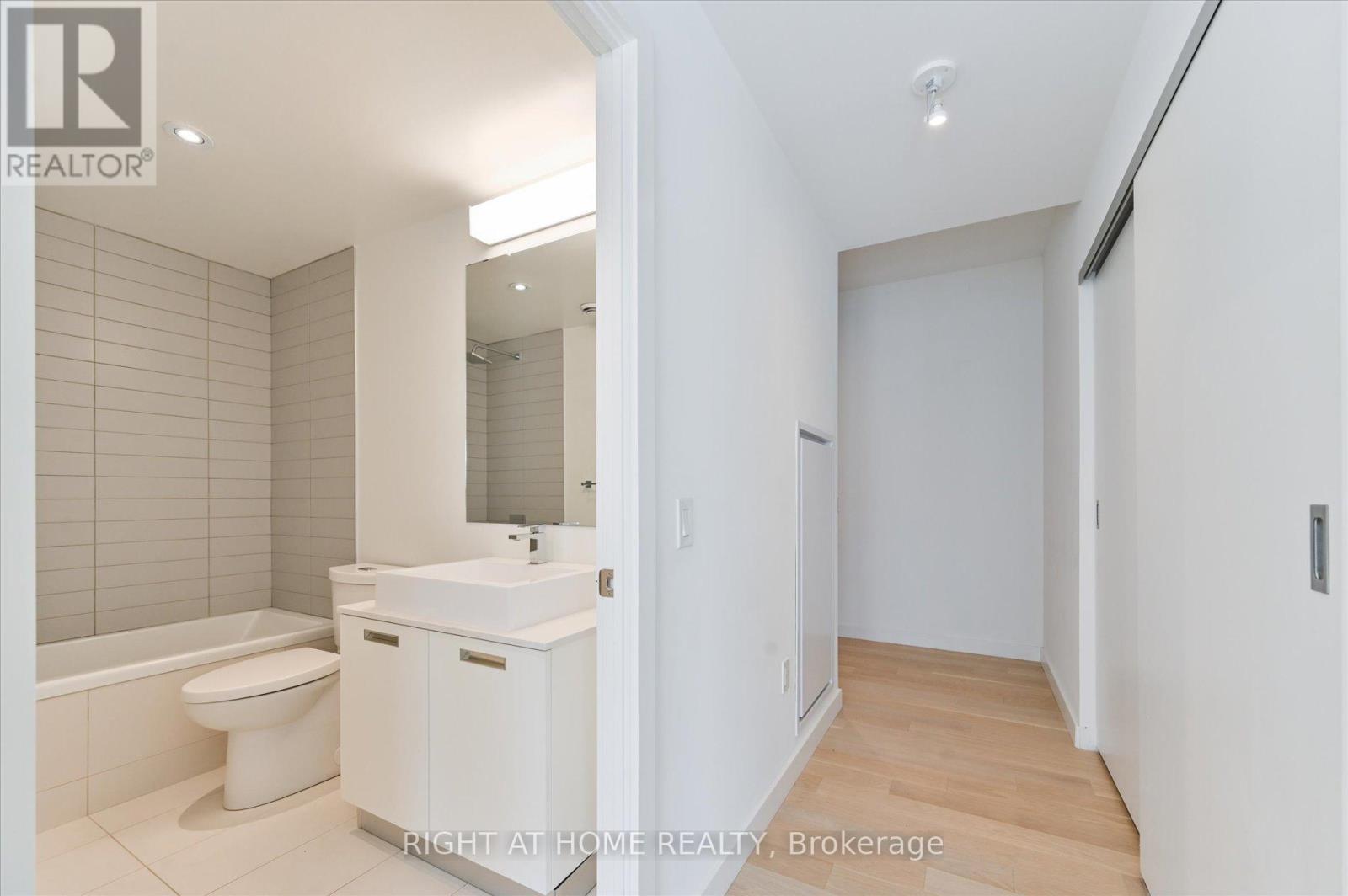2205 - 2a Church Street, Toronto (Waterfront Communities), Ontario  M5E 0E1 - Photo 9 - C12212275