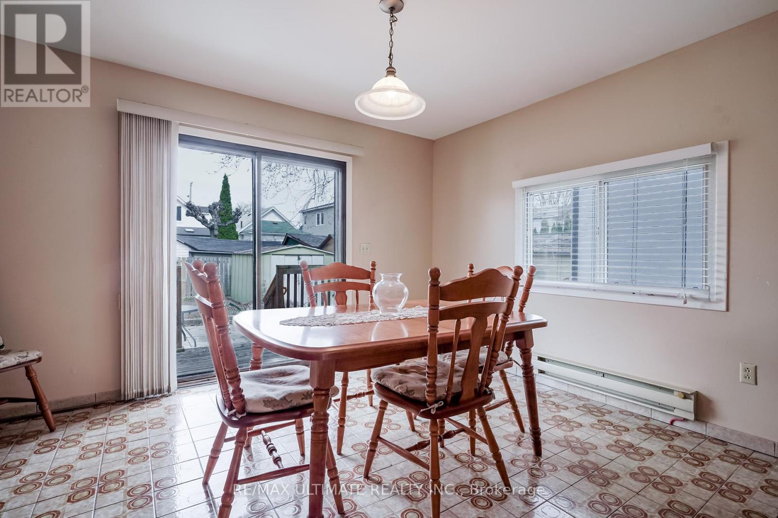 8 Doncaster Avenue, Toronto, Ontario  M4C 1Y5 - Photo 15 - E12212256