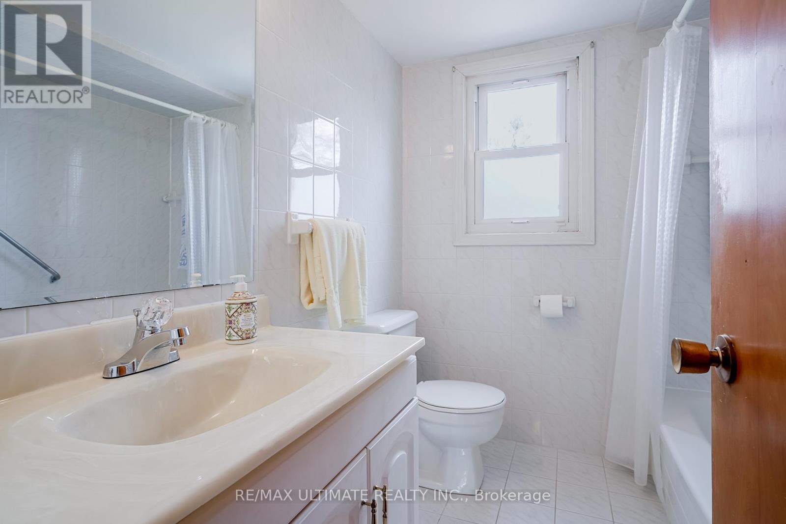 8 Doncaster Avenue, Toronto, Ontario  M4C 1Y5 - Photo 37 - E12212256
