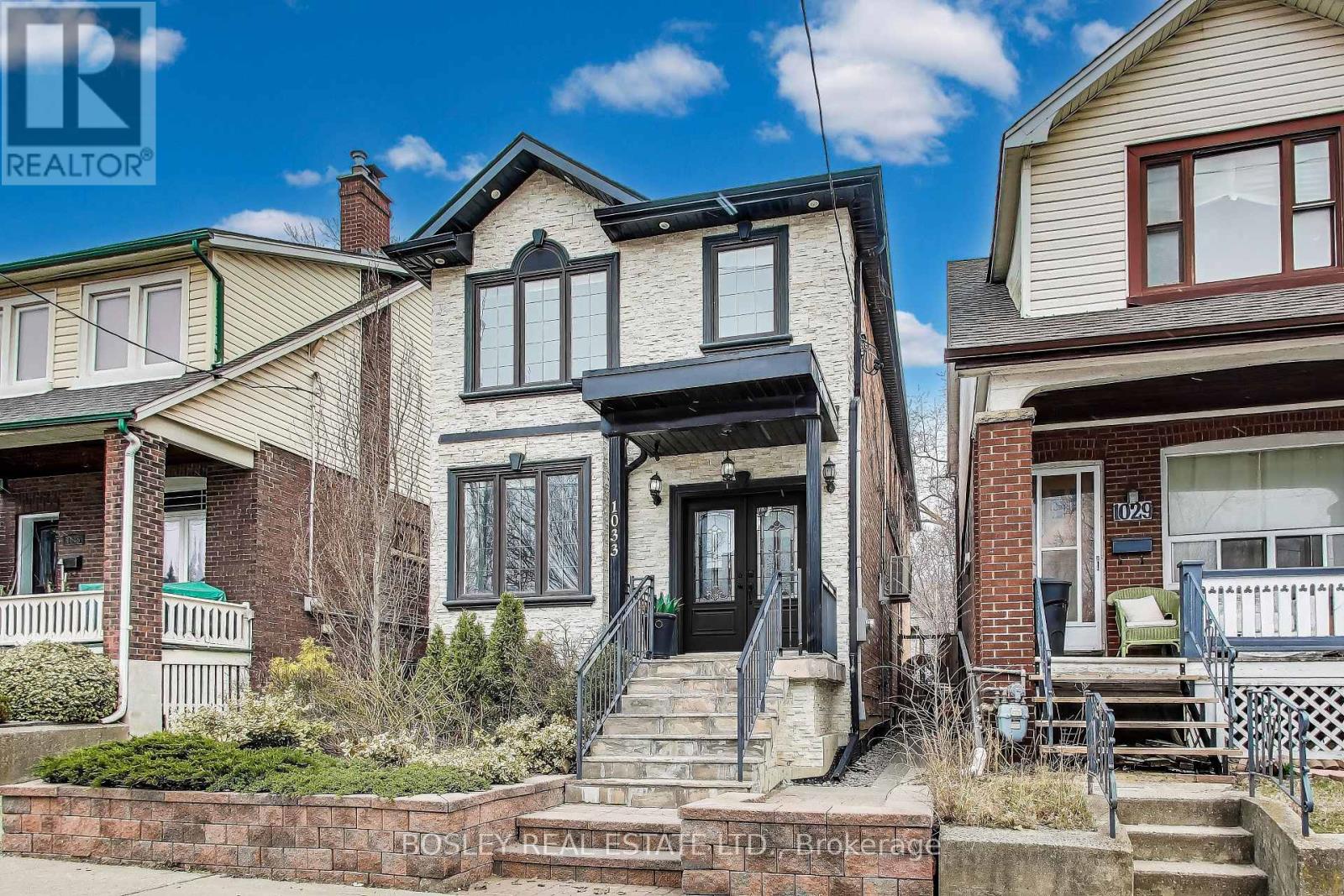 UPPER - 1033 WOODBINE AVENUE, Toronto, Ontario