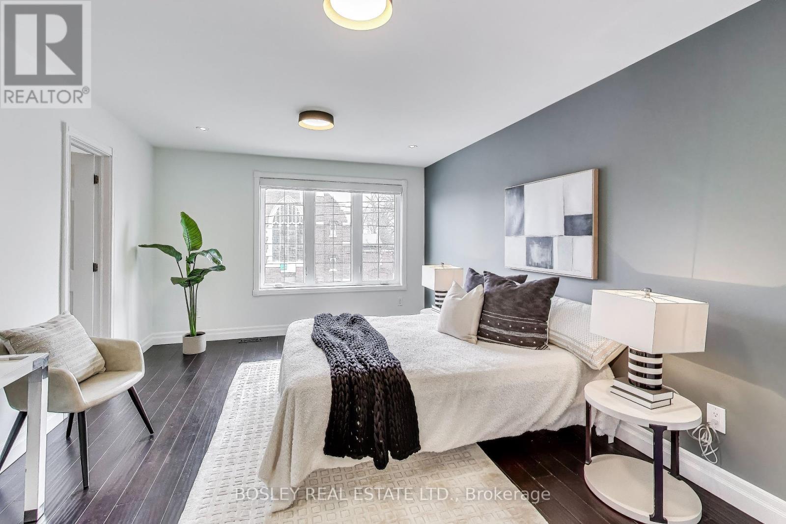 Upper - 1033 Woodbine Avenue, Toronto, Ontario  M4C 4C2 - Photo 11 - E12212271