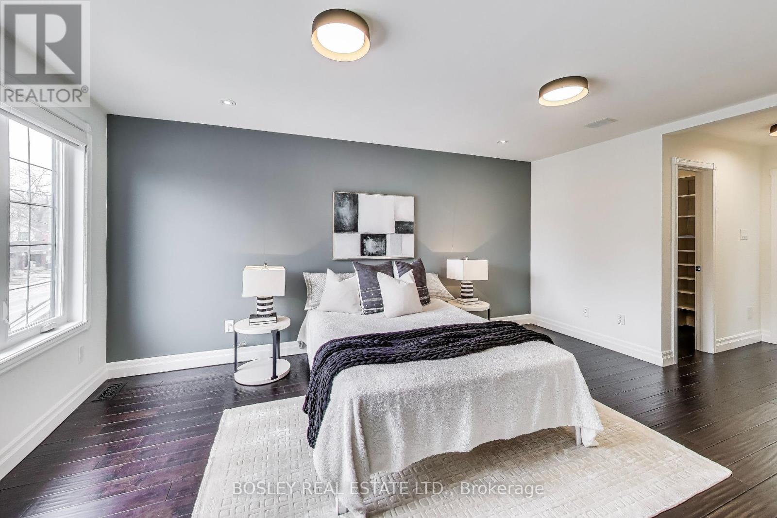 Upper - 1033 Woodbine Avenue, Toronto, Ontario  M4C 4C2 - Photo 12 - E12212271