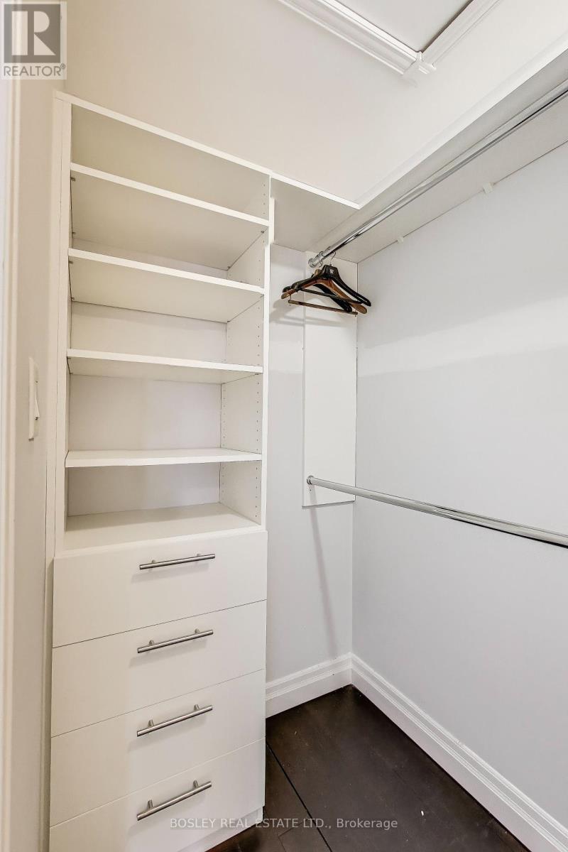Upper - 1033 Woodbine Avenue, Toronto, Ontario  M4C 4C2 - Photo 16 - E12212271
