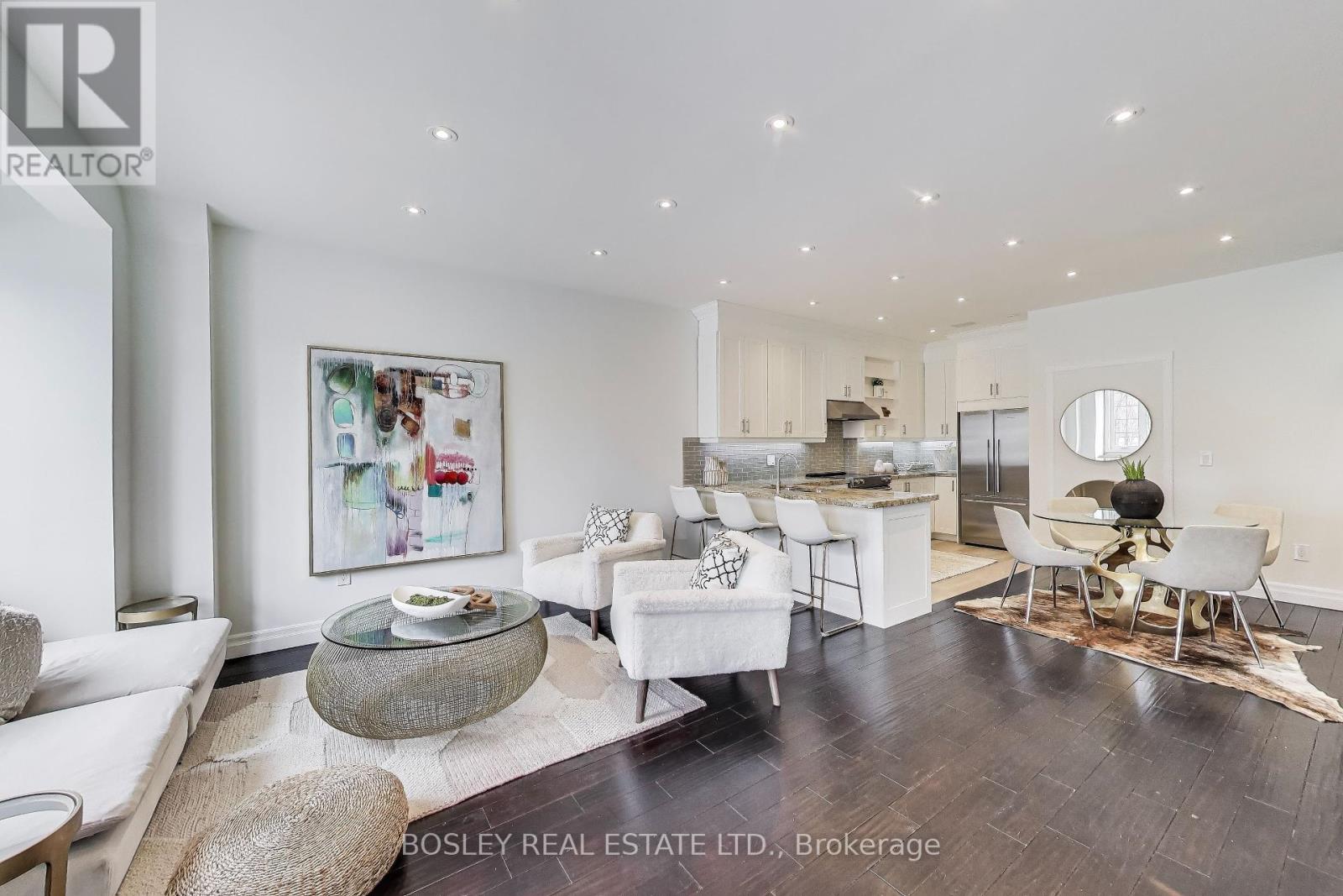 Upper - 1033 Woodbine Avenue, Toronto, Ontario  M4C 4C2 - Photo 2 - E12212271