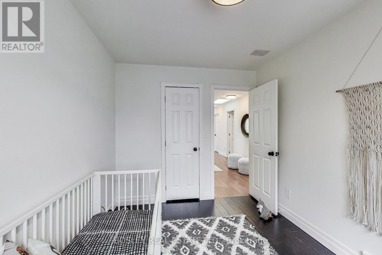 Upper - 1033 Woodbine Avenue, Toronto, Ontario  M4C 4C2 - Photo 22 - E12212271