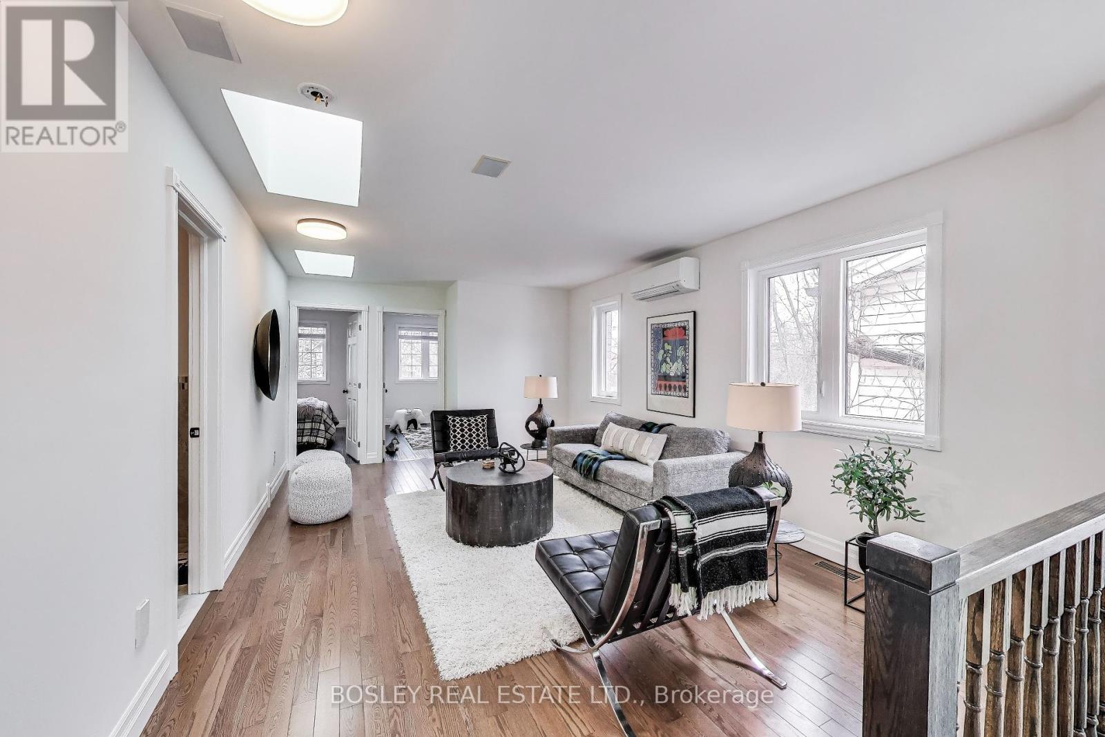 Upper - 1033 Woodbine Avenue, Toronto, Ontario  M4C 4C2 - Photo 8 - E12212271