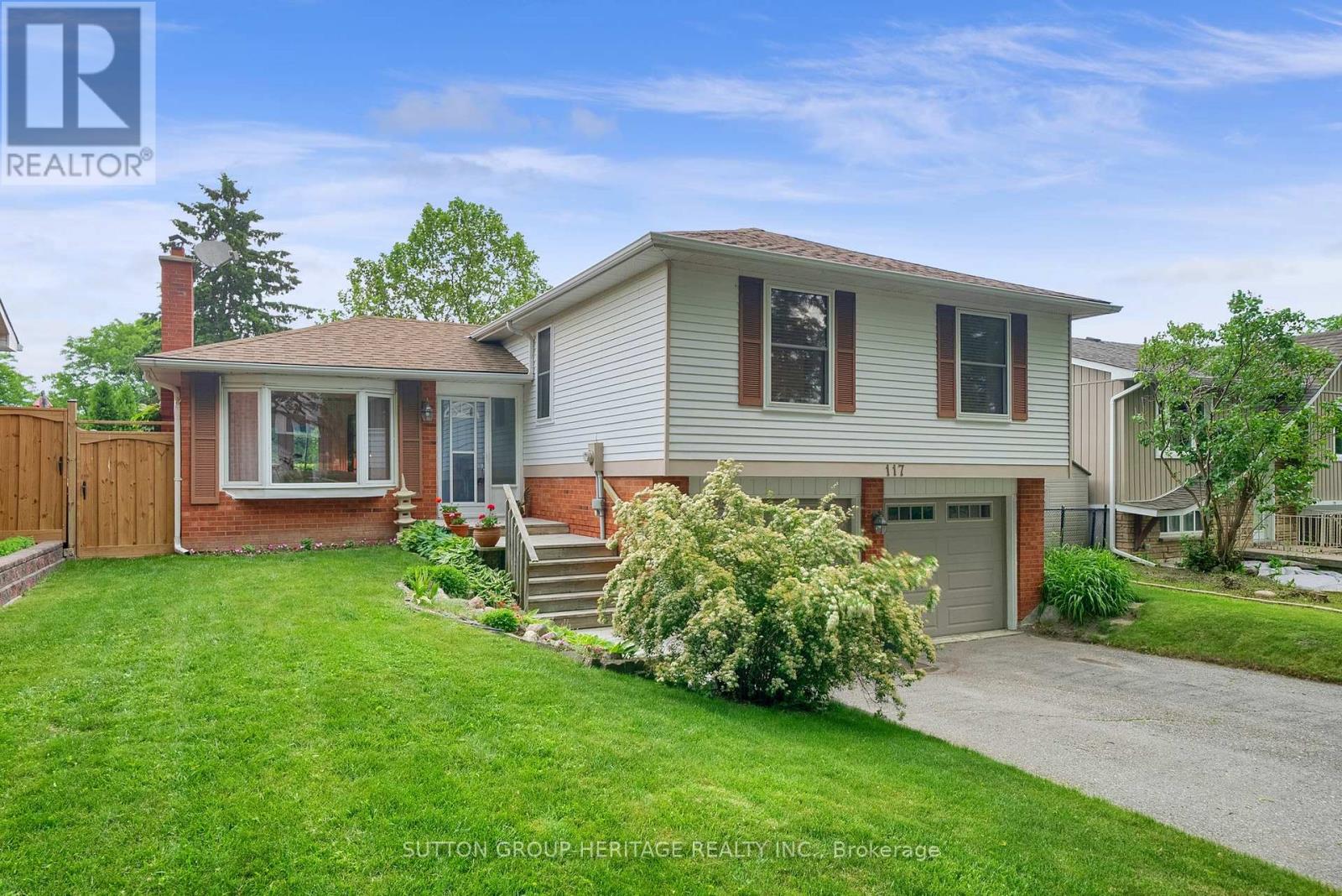 117 Guthrie Crescent, Whitby (Lynde Creek), Ontario  L1P 1A6 - Photo 2 - E12212284