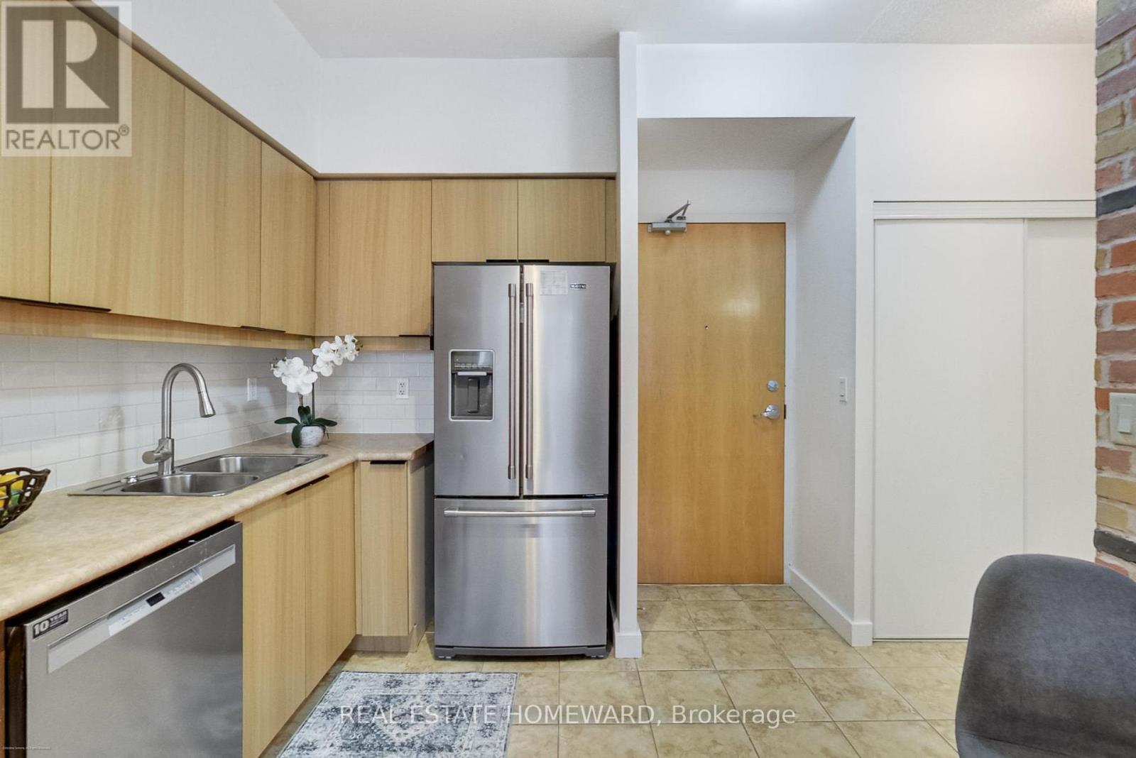 209 - 601 Kingston Road, Toronto (The Beaches), Ontario  M4E 3Y2 - Photo 4 - E12212304