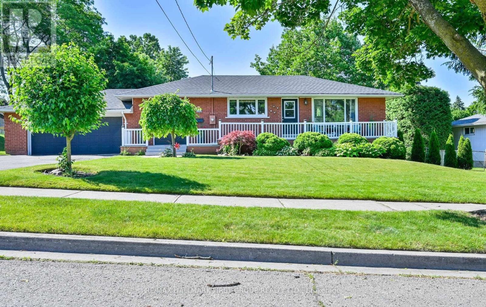 311 Frederick Street, Whitby, Ontario  L1N 3T5 - Photo 2 - E12212334