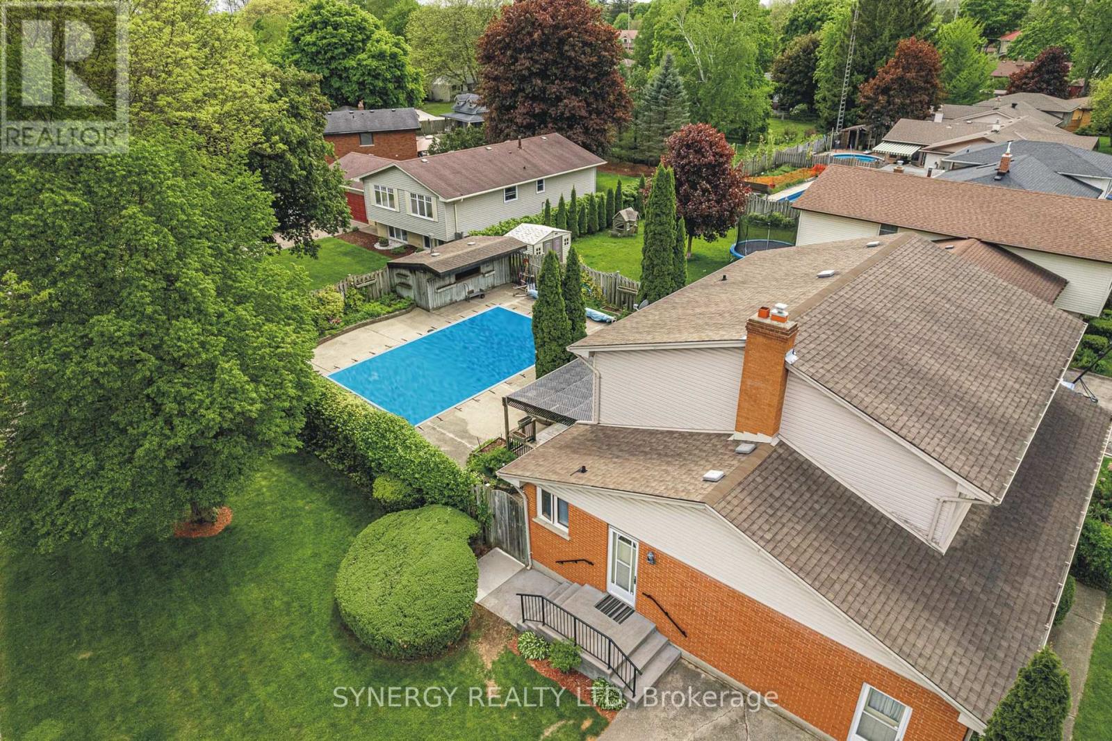 208 Lamore Crescent, Strathroy-Caradoc, Ontario  N7G 2C1 - Photo 4 - X12086518