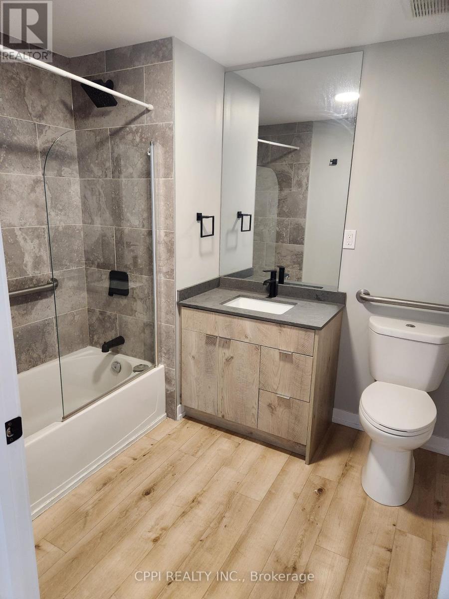 220 - 70 King Street E, Oshawa, Ontario  L1H 0A2 - Photo 1 - E12209573