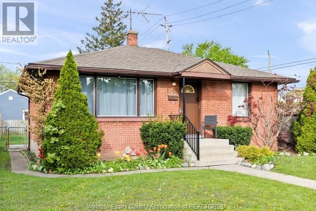 MLS# 25014766: 1105 Harrison, Windsor, Canada