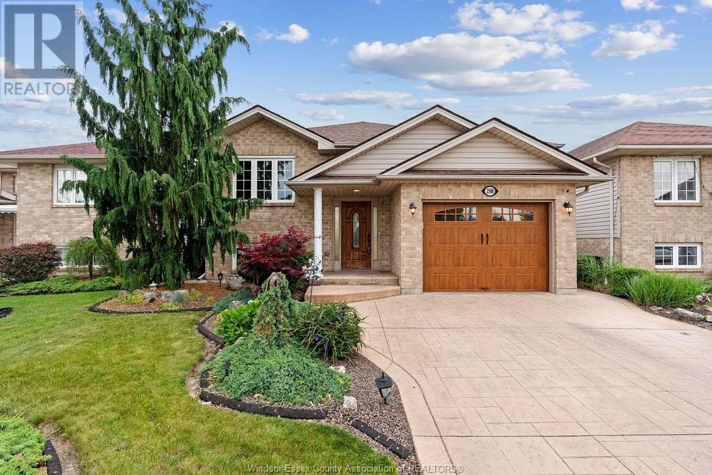 MLS# 25014765: 2500 CLOVER AVENUE, Windsor, Canada