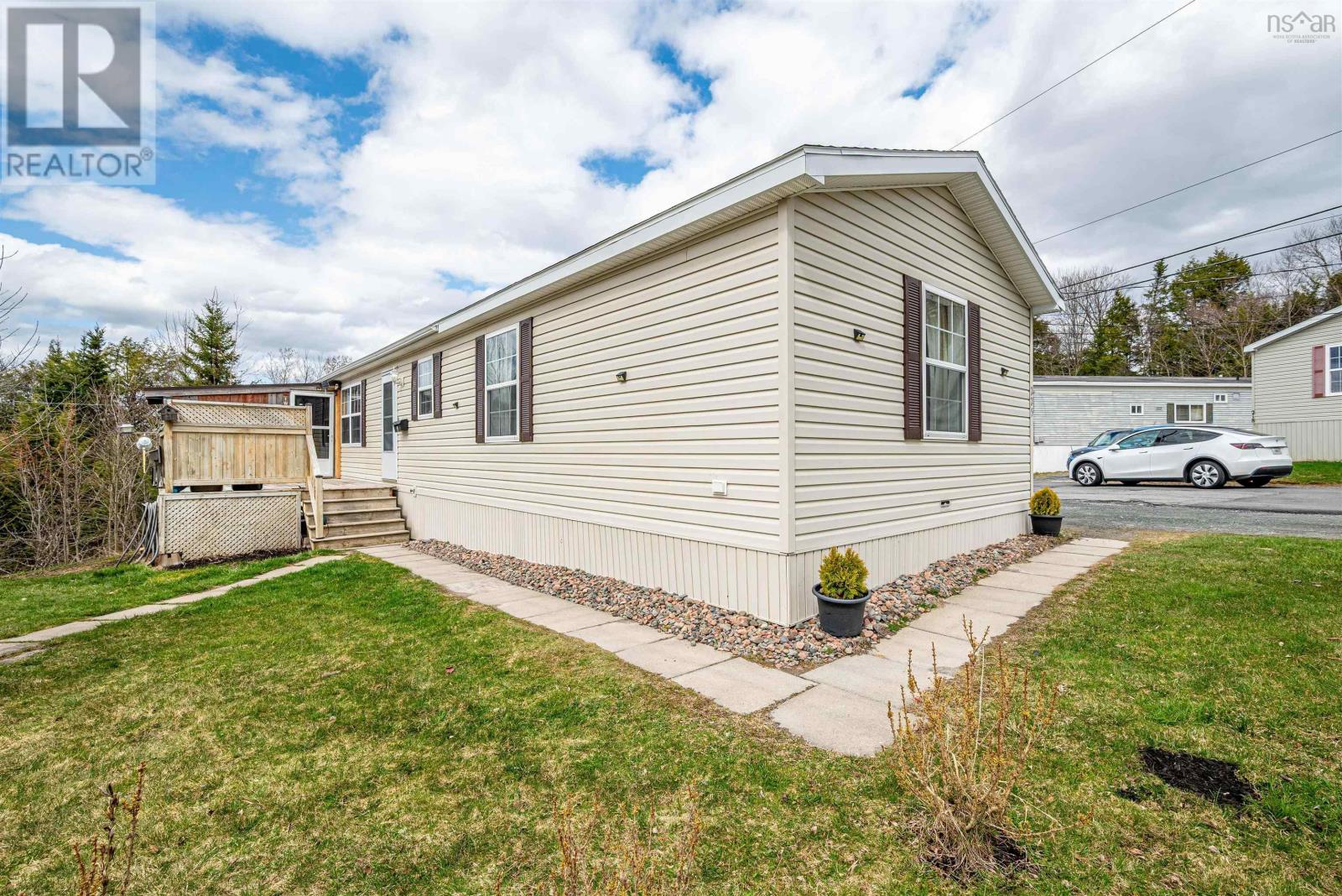 Property at 225 Parklane Drive image 1