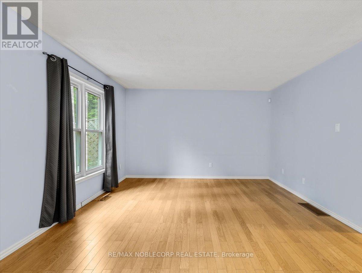 175 Toronto Street, Barrie, Ontario  L4N 1V6 - Photo 9 - S12202990