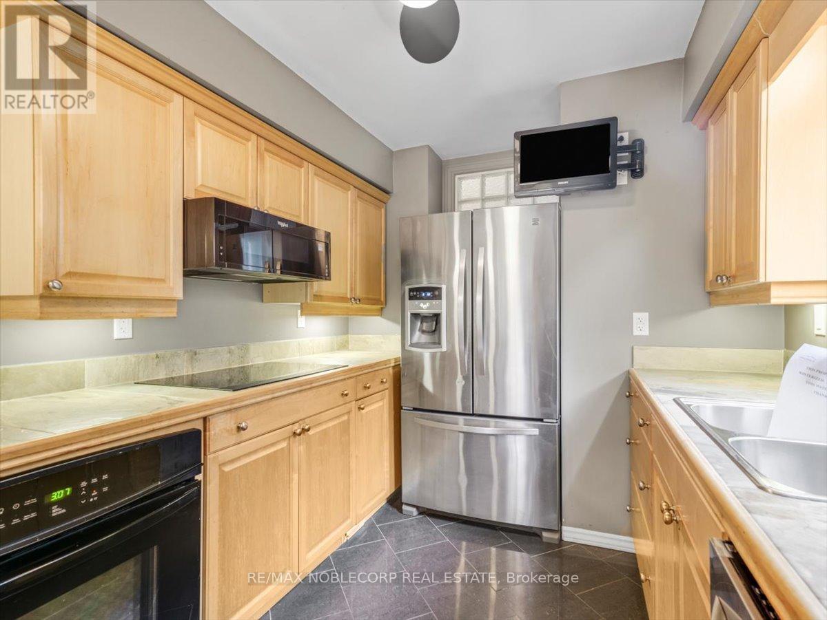 175 Toronto Street, Barrie, Ontario  L4N 1V6 - Photo 10 - S12202990