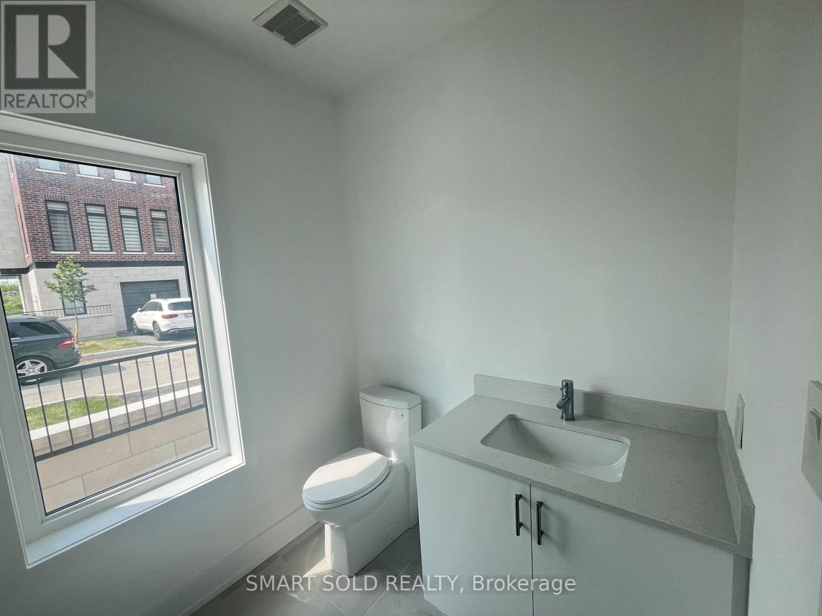 2 Chestnut Court, Aurora, Ontario  L4G 4A4 - Photo 12 - N12212212