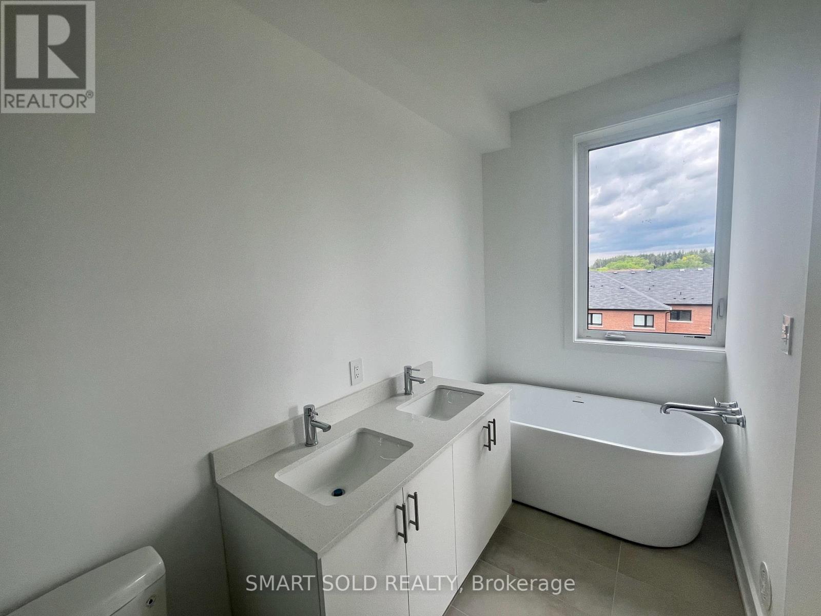 2 Chestnut Court, Aurora, Ontario  L4G 4A4 - Photo 15 - N12212212