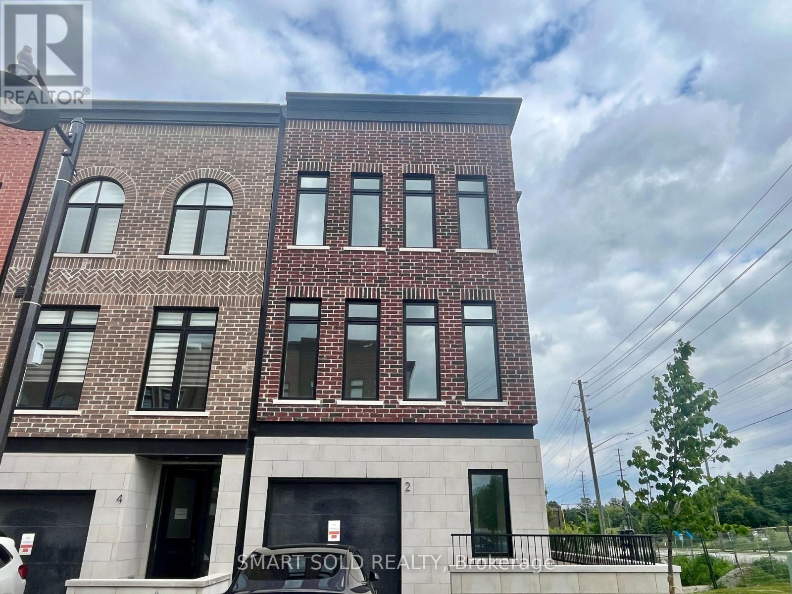 2 Chestnut Court, Aurora, Ontario  L4G 4A4 - Photo 2 - N12212212