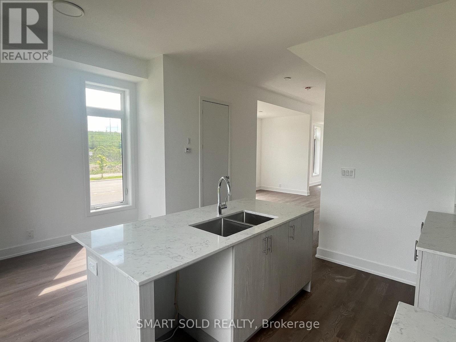 2 Chestnut Court, Aurora, Ontario  L4G 4A4 - Photo 6 - N12212212
