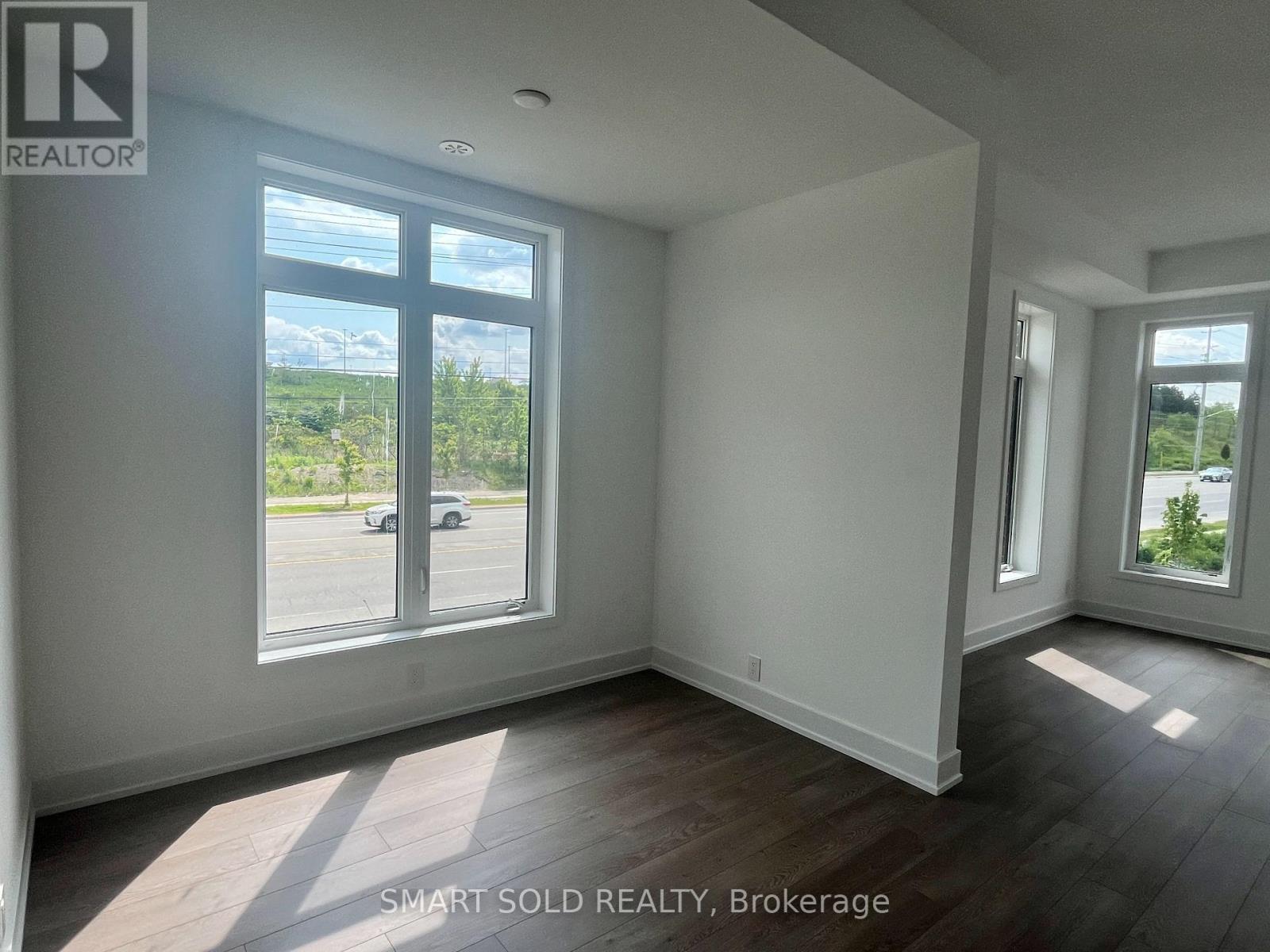 2 Chestnut Court, Aurora, Ontario  L4G 4A4 - Photo 7 - N12212212