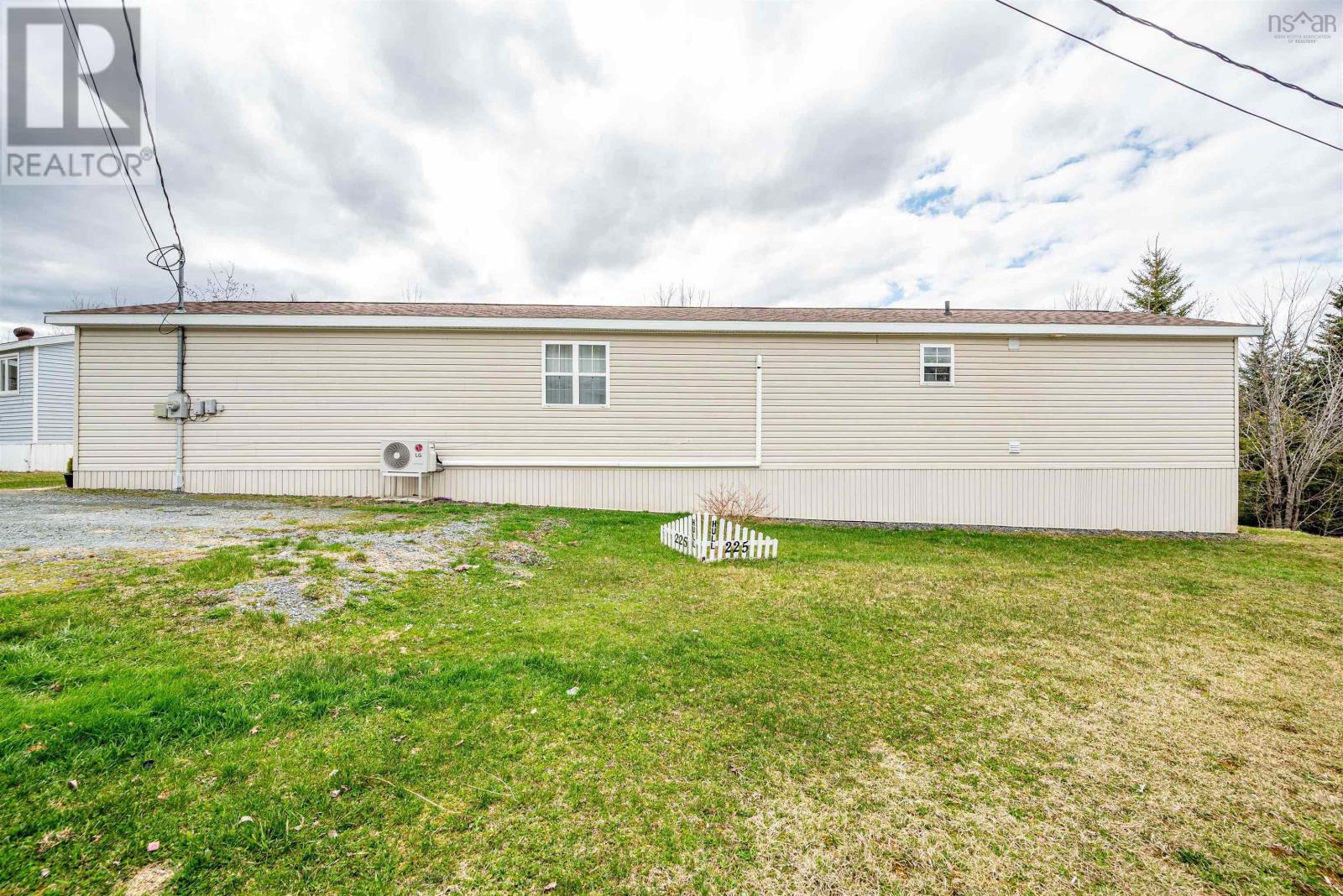 Property at 225 Parklane Drive image 5